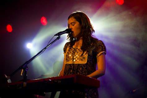 ¡Experimenta la magia de Ximena Sariñana en concierto! Una noche inolvidable de música y emociones intensas