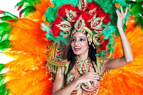 ¡El Festival Tropical de Samba con Virginia Rodrigues! Una explosión de ritmo y pasión brasileña en el corazón de Madrid